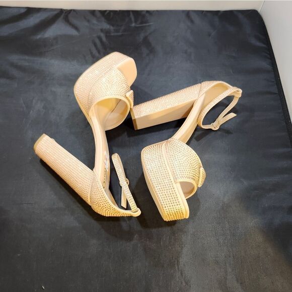 BRAND NEW OLIVIA JOHNSON BLOCK HEEL OPEN-TOE SANDAL - Picture 9 of 16